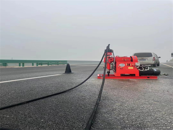 潜江经济开发区马路路基路面开裂下沉注浆加固灌浆